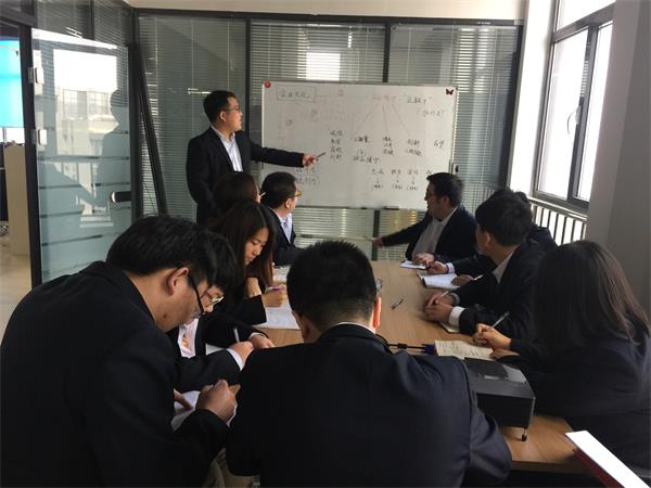 SA视讯电商沈阳运营中心经理金帅为各人解说企业文化心灵.jpg SA视讯电商沈阳运营中心经理金帅为各人解说企业文化心灵.jpg