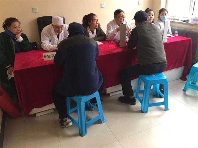 真情融入社区，义诊温暖民气