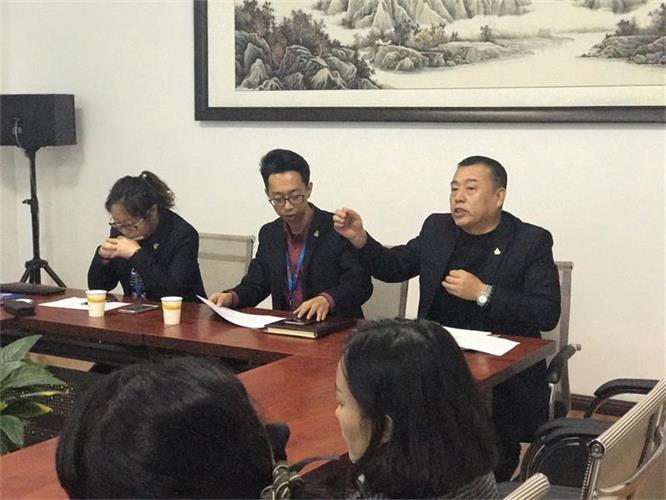 现场评委教员点评.jpg 现场评委教员点评.jpg