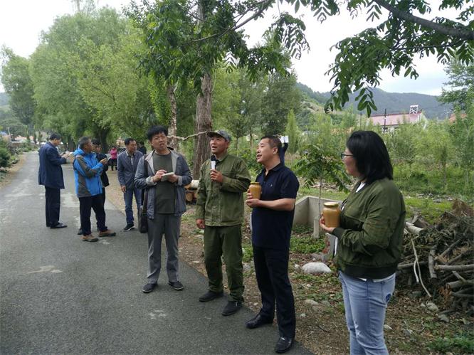 扶贫现场会议3.jpg 扶贫现场会议3.jpg