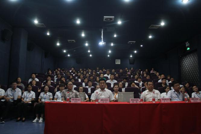 当真倾听的评委和观多.jpg 当真倾听的评委和观多.jpg