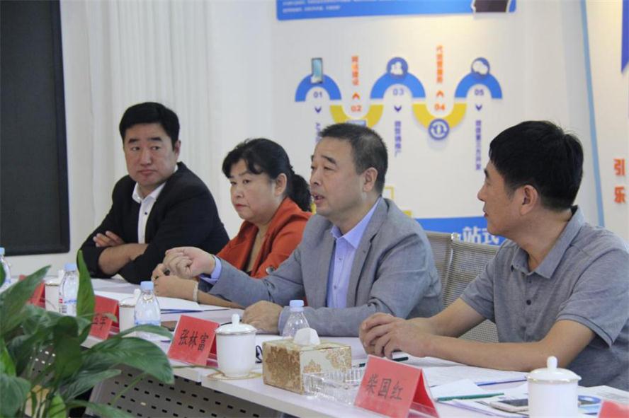 市总工会辅导光临SA视讯电商领导.jpg 市总工会辅导光临SA视讯电商领导.jpg