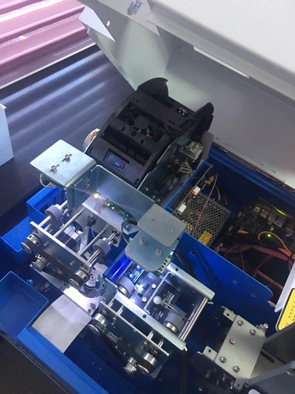 安全出入，与同胞共同前行