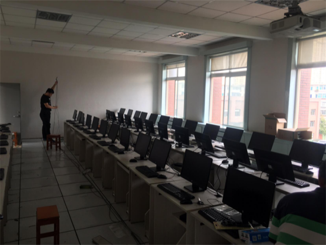 持续地致力，不懈地奋斗