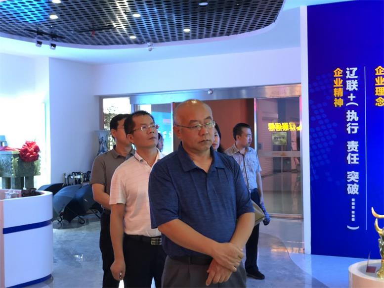 辽宁省省委统战部副部长张兴奎一行光临SA视讯信息调研领导