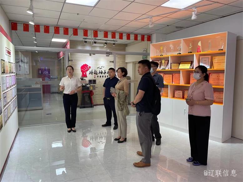 大连市金普新区商务局刘辉荣局长一行光临SA视讯集团调查3.jpg 大连市金普新区商务局刘辉荣局长一行光临SA视讯集团调查3.jpg