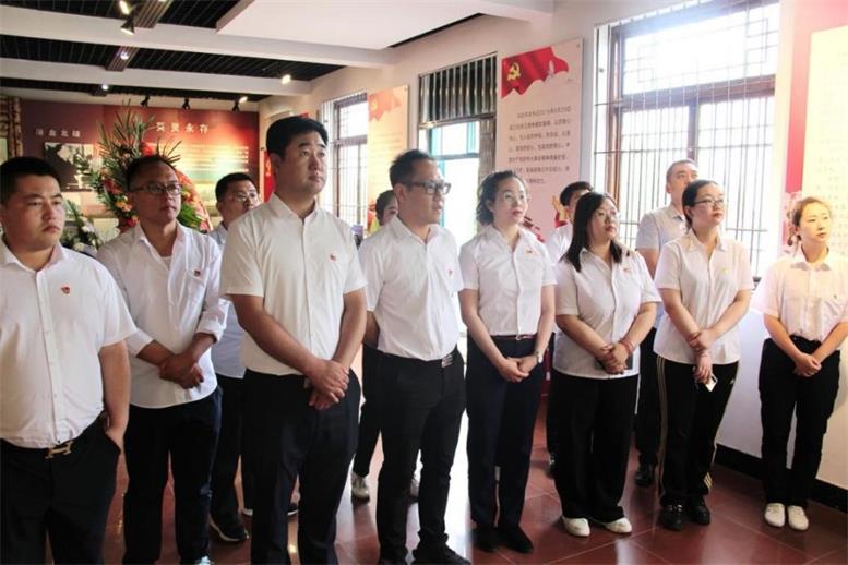 参观红色教育基地李兆麟将军故居.jpg 参观红色教育基地李兆麟将军故居.jpg