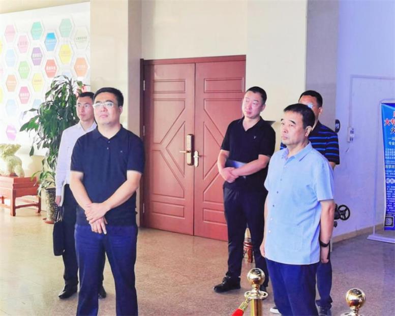 辽阳市白塔区委书记缪万举光临SA视讯信息调研领导